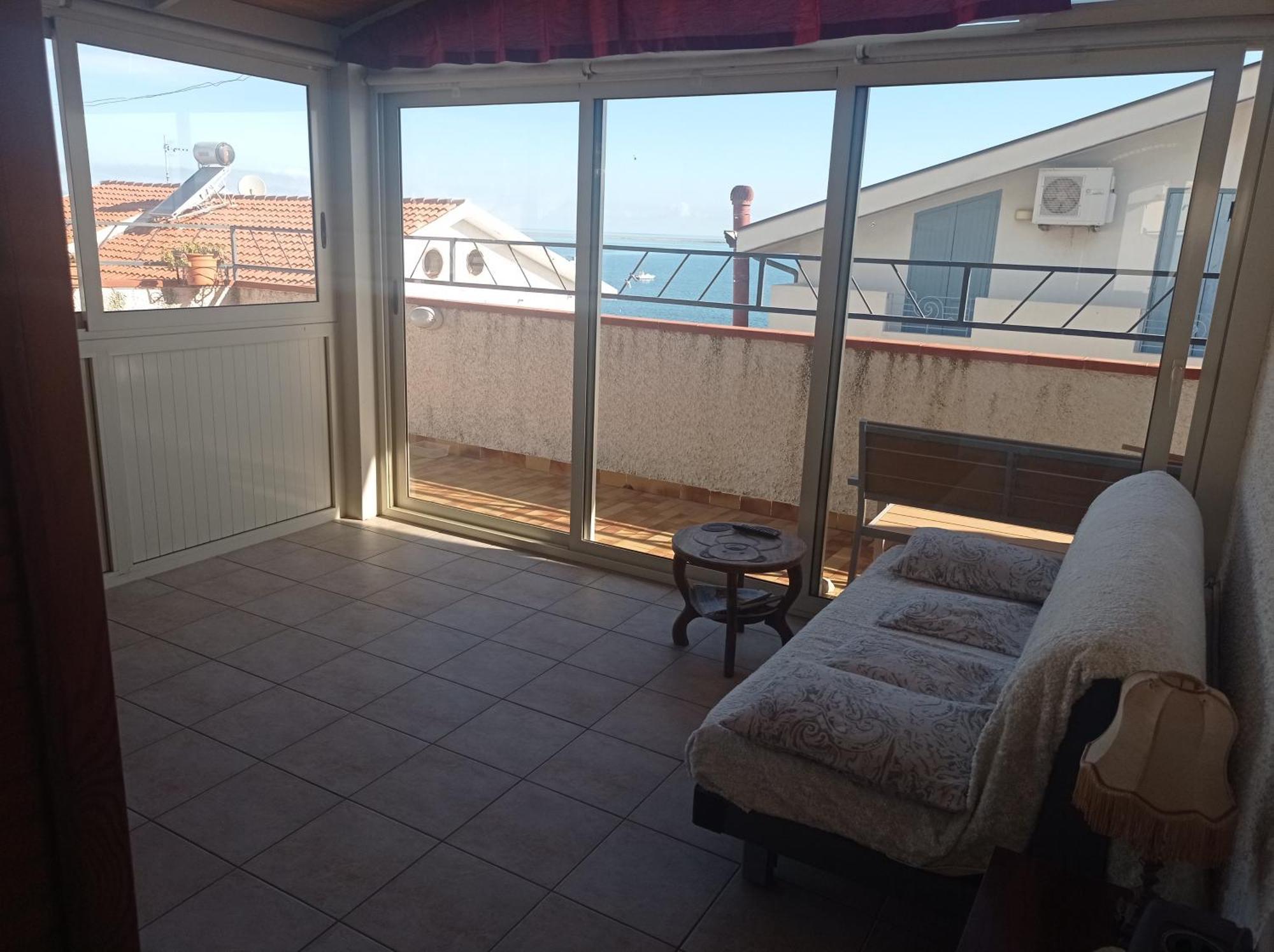 Vila Mansarda Con Terrazzo Vista Mare Oliveri Exteriér fotografie
